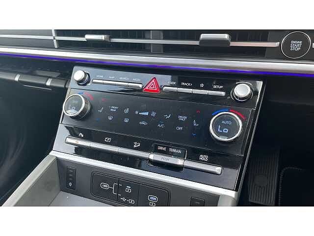 Hyundai SANTA FE SANTA FE 1.6 TGDi 239 Hybrid Ultimate 5dr 4WD Auto Abyss Black