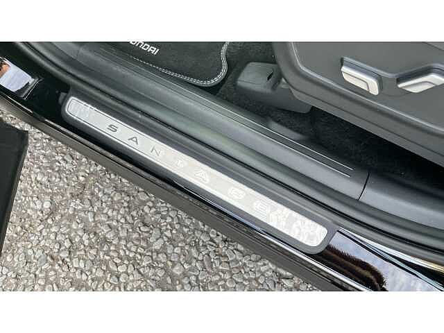 Hyundai SANTA FE SANTA FE 1.6 TGDi 239 Hybrid Ultimate 5dr 4WD Auto Abyss Black