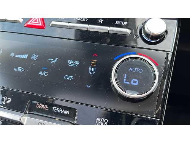 Hyundai SANTA FE SANTA FE 1.6 TGDi 239 Hybrid Ultimate 5dr 4WD Auto Abyss Black