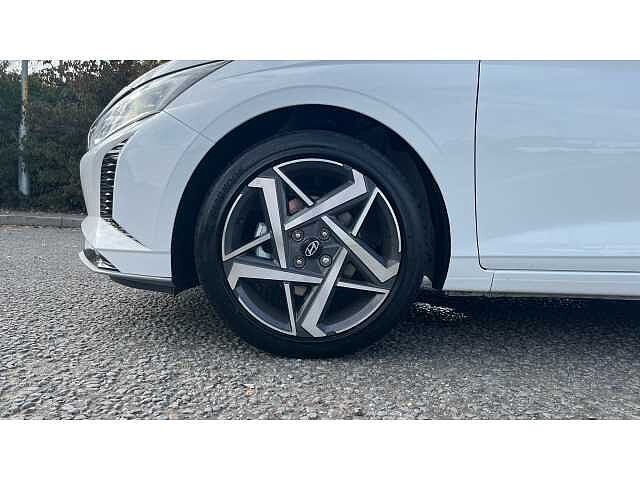 Hyundai I20 I20 1.0T GDi 90 Tech Line 5dr DCT Atlas White