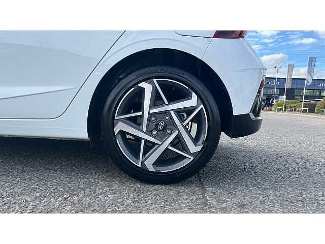 Hyundai I20 I20 1.0T GDi 90 Tech Line 5dr DCT Atlas White