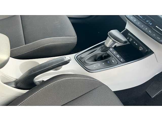 Hyundai I20 I20 1.0T GDi 90 Tech Line 5dr DCT Atlas White