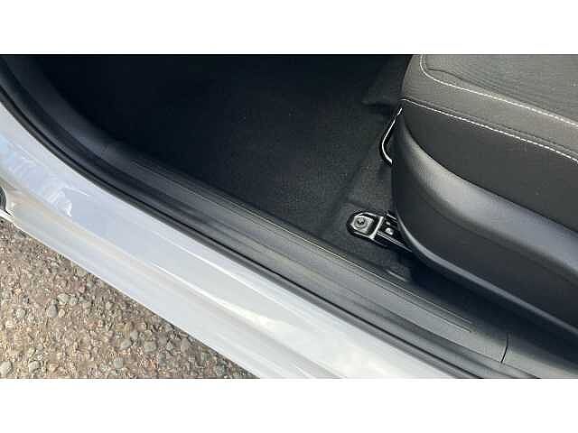 Hyundai I20 I20 1.0T GDi 90 Tech Line 5dr DCT Atlas White
