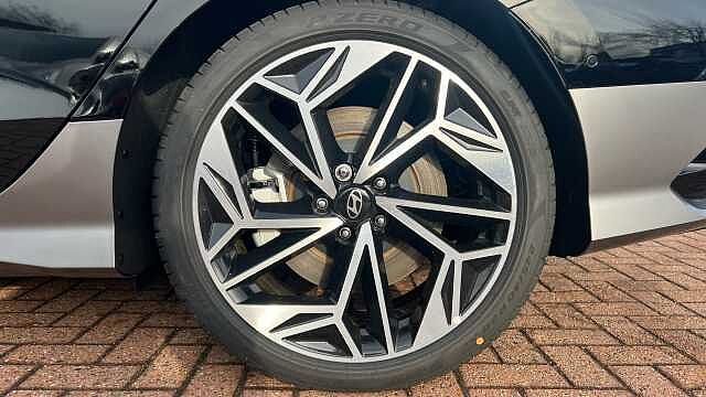 Hyundai IONIQ 6 239kW Ultimate 77kWh 4dr AWD Auto Abyss Black Prl