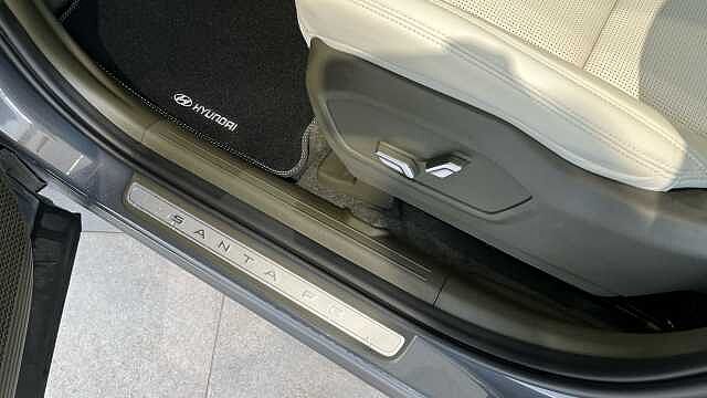 Hyundai SANTA FE SANTA FE 1.6 TGDi Plug-in Hybrid Ultimate 5dr 4WD Auto Ecotronic Grey
