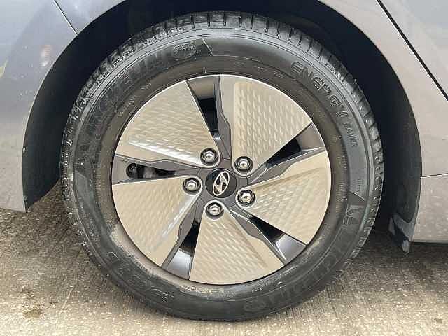 Hyundai IONIQ 1.6 GDi Hybrid Premium 5dr DCT Grey