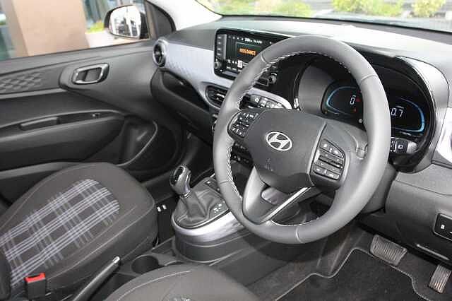 Hyundai i10 1.2 [79] Premium 5dr Auto [Nav]