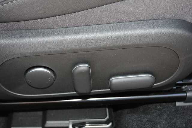Hyundai KONA 1.6 Hybrid 129 Ultimate 5dr DCT White