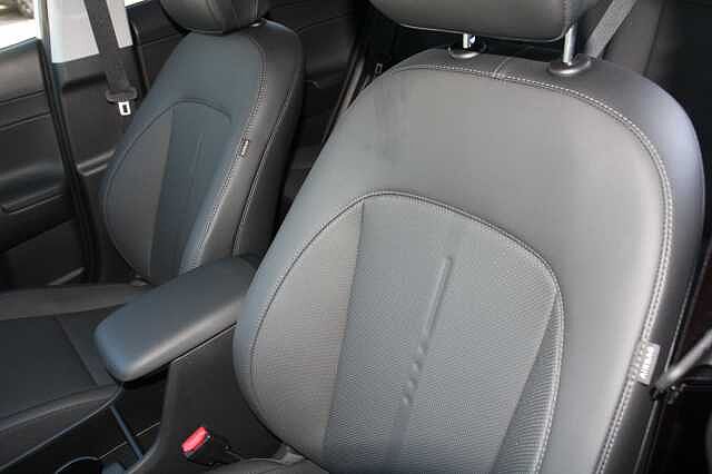 Hyundai KONA 1.6 Hybrid 129 Ultimate 5dr DCT White