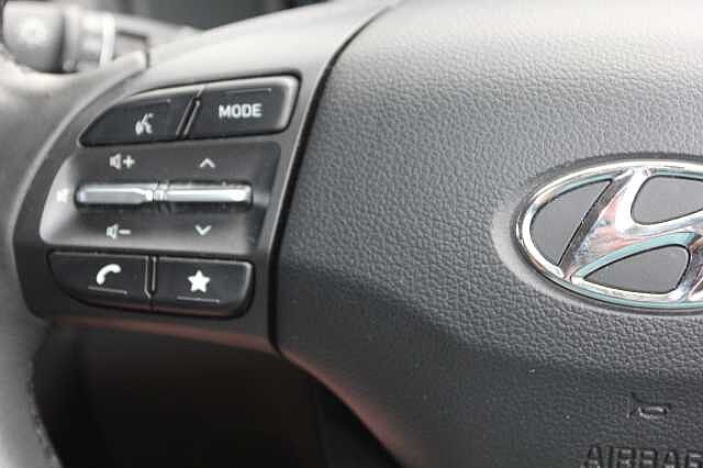 Hyundai KONA 1.0 TGDi 48V MHEV SE Connect 5dr Red