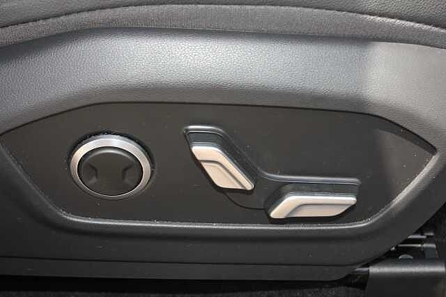 Hyundai Santa Fe 1.6 TGDi Plug-in Hybrid Premium 5dr 4WD Auto
