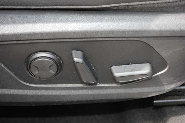 Hyundai TUCSON 1.6 TGDi Hybrid 230 Ultimate 5dr 2WD Auto Black