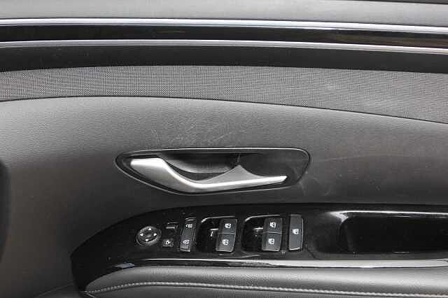Hyundai TUCSON 1.6 TGDi Hybrid 230 Premium 5dr 2WD Auto Black