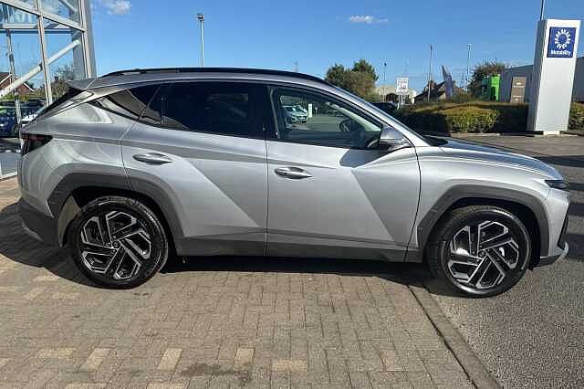 Hyundai TUCSON 1.6T Hybrid Ultimate 5dr Auto Shimmering Silver