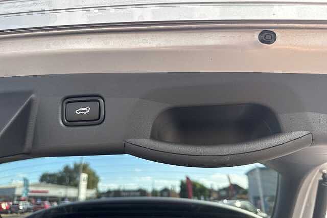 Hyundai TUCSON 1.6T Hybrid Ultimate 5dr Auto Shimmering Silver