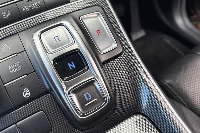 Hyundai SANTA FE 1.6 TGDi Plug-in Hybrid Premium 5dr 4WD Auto Black