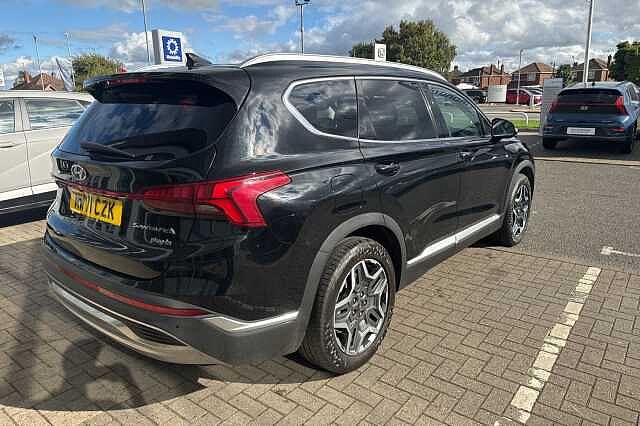 Hyundai SANTA FE 1.6 TGDi Plug-in Hybrid Premium 5dr 4WD Auto Black
