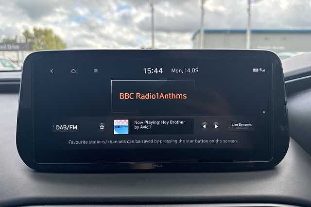 Hyundai SANTA FE 1.6 TGDi Plug-in Hybrid Premium 5dr 4WD Auto Black