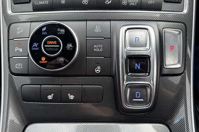 Hyundai SANTA FE 1.6 TGDi Plug-in Hybrid Premium 5dr 4WD Auto Black