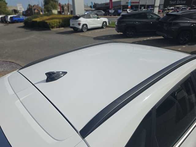 Hyundai KONA 1.6 GDi Hybrid Advance 5dr DCT White
