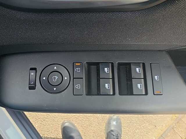 Hyundai KONA 1.6 GDi Hybrid Advance 5dr DCT White