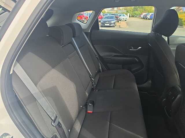 Hyundai KONA 1.6 GDi Hybrid Advance 5dr DCT White
