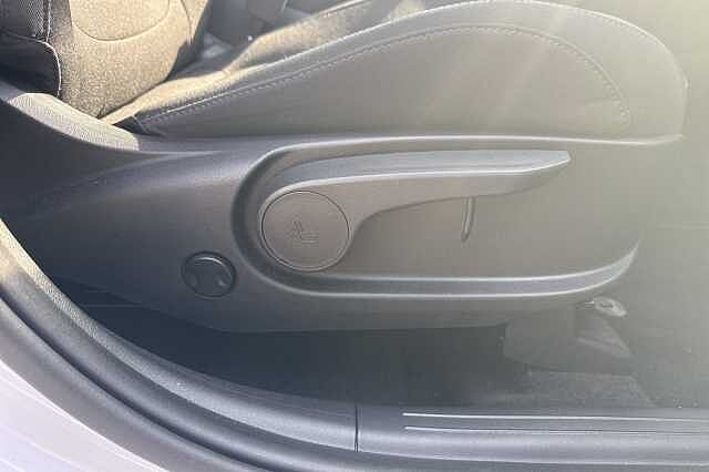 Hyundai TUCSON 1.6T 150 Advance 5dr White