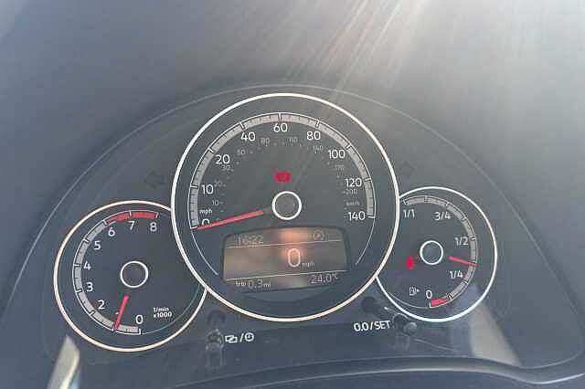 Volkswagen up! Special Eds 1.0 Move Up Tech Edition 5dr [Start Stop]