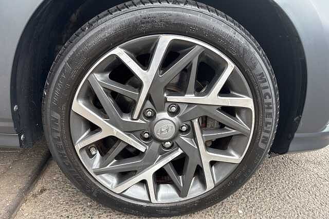 Hyundai KONA 1.6 GDi Hybrid Premium 5dr DCT Shadow Grey