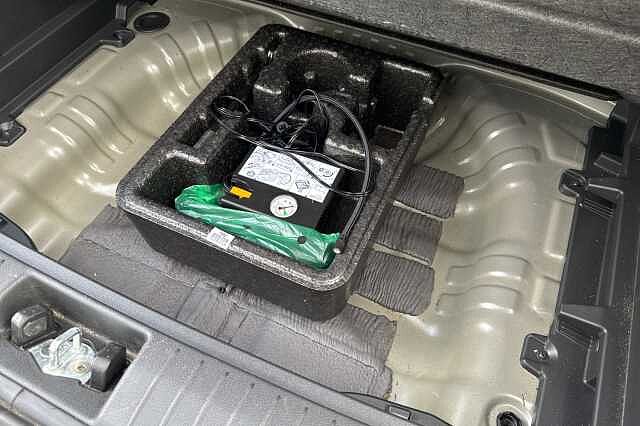 Hyundai KONA 1.6 GDi Hybrid Premium 5dr DCT Shadow Grey