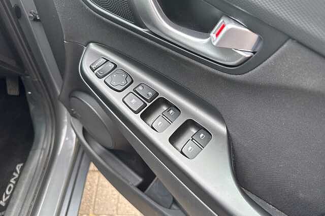 Hyundai KONA 1.6 GDi Hybrid Premium 5dr DCT Shadow Grey
