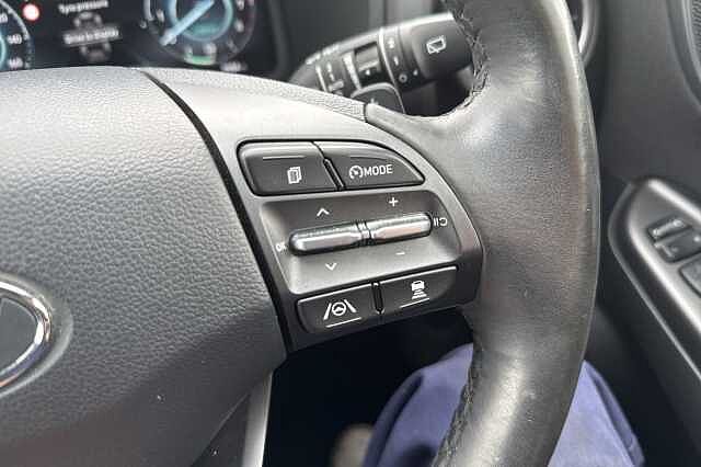 Hyundai KONA 1.6 GDi Hybrid Premium 5dr DCT Shadow Grey