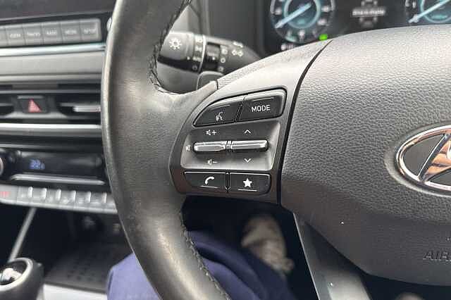 Hyundai KONA 1.6 GDi Hybrid Premium 5dr DCT Shadow Grey