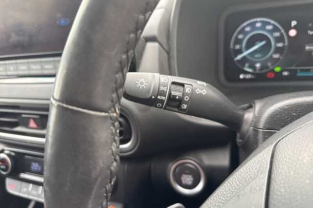 Hyundai KONA 1.6 GDi Hybrid Premium 5dr DCT Shadow Grey