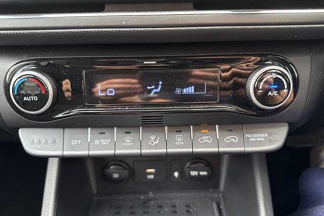 Hyundai KONA 1.6 GDi Hybrid Premium 5dr DCT Shadow Grey