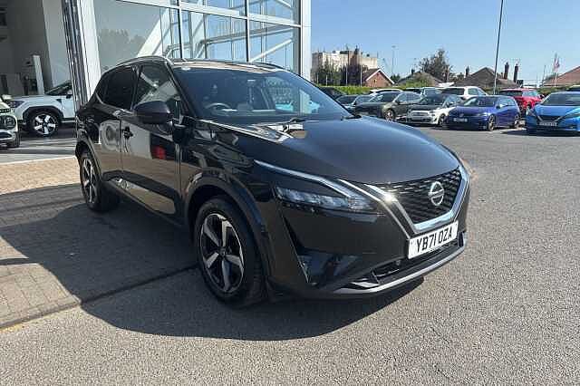 Nissan Qashqai 1.3 DiG-T MH N-Connecta 5dr