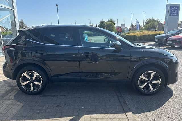 Nissan Qashqai 1.3 DiG-T MH N-Connecta 5dr