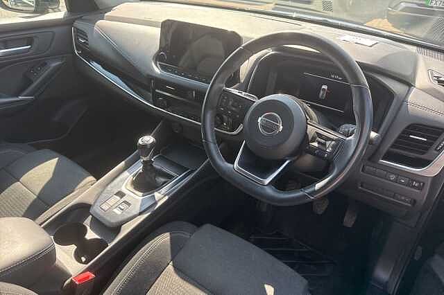 Nissan Qashqai 1.3 DiG-T MH N-Connecta 5dr