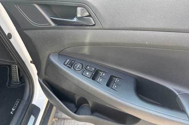 Hyundai TUCSON 1.6 CRDi 48V MHD 136 N Line 5dr 2WD
