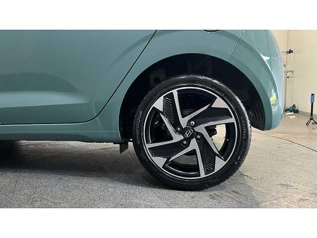 Hyundai i10 I10 1.2 [79] Premium 5dr Auto [Nav]
