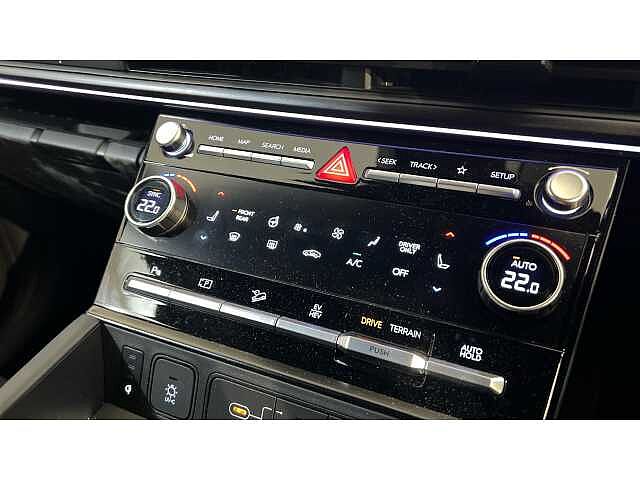 Hyundai SANTA FE SANTA FE 1.6 TGDi Plug-in Hybrid Calligraphy 5dr 4WD Auto GREY