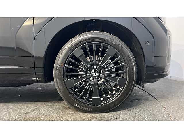 Hyundai SANTA FE SANTA FE 1.6 TGDi 239 Hybrid Calligraphy 5dr 4WD Auto Abyss Black