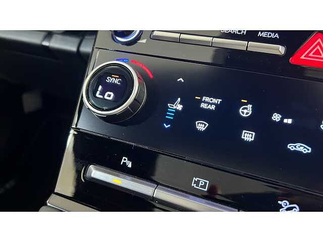 Hyundai SANTA FE SANTA FE 1.6 TGDi 239 Hybrid Calligraphy 5dr 4WD Auto Abyss Black