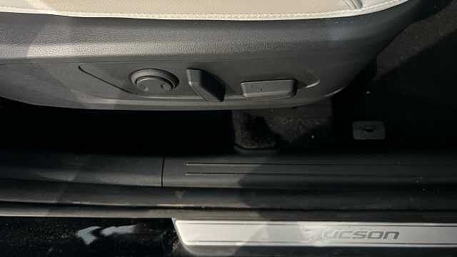 Hyundai TUCSON TUCSON 1.6T Hybrid Ultimate 5dr Auto BLACK