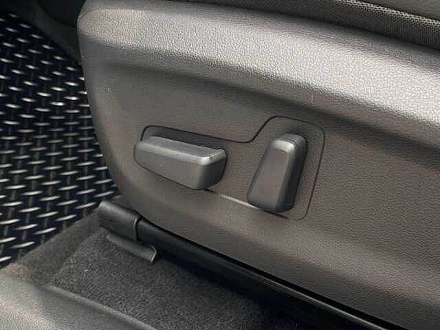 Hyundai KONA Electric 64kWh Ultimate Auto 5dr (10.5kW Charger)