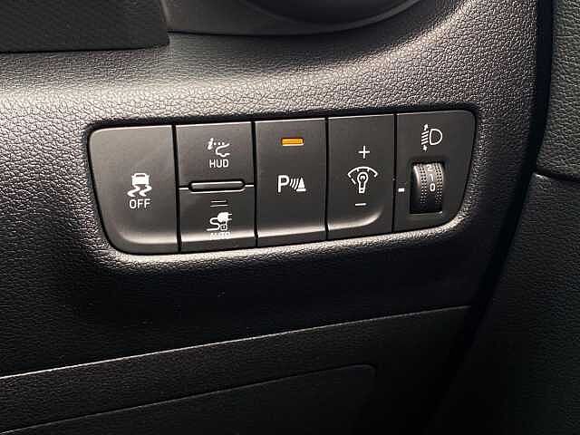 Hyundai KONA Electric 64kWh Ultimate Auto 5dr (10.5kW Charger)