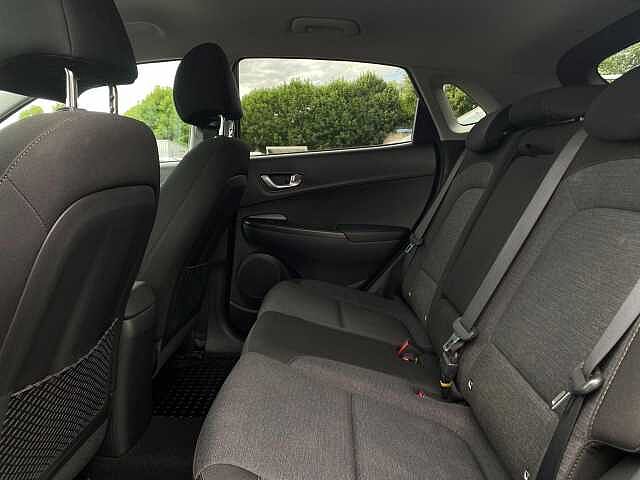 Hyundai KONA 39kWh Premium Auto 5dr (10.5kW Charger)