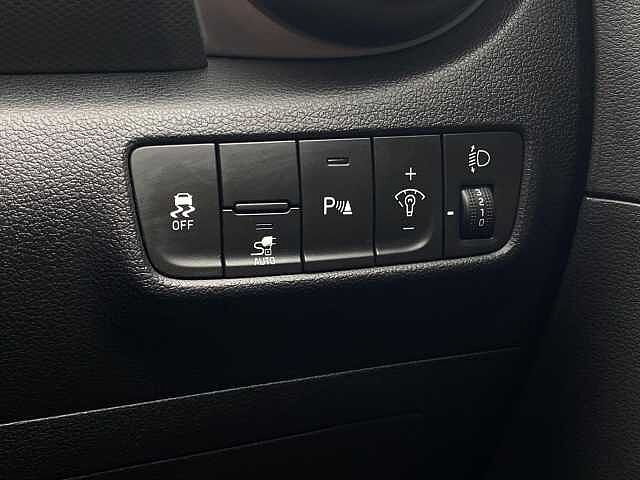 Hyundai KONA 39kWh Premium Auto 5dr (10.5kW Charger)