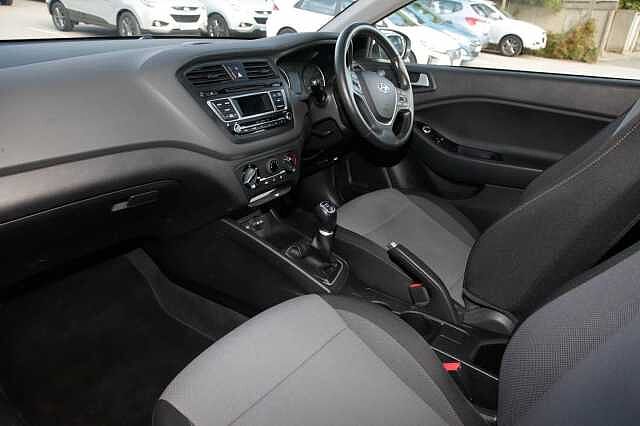 Hyundai i20 1.2 SE (84PS) Coupe