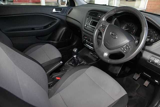 Hyundai i20 1.2 SE (84PS) Coupe